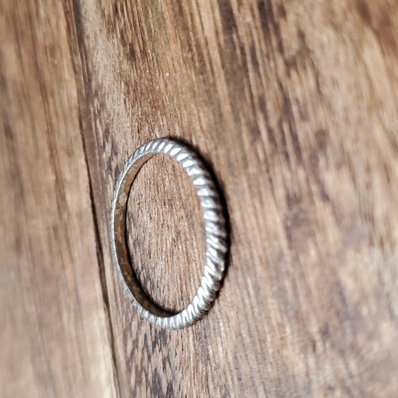 Size 9 R402 - Picture 1 of 1